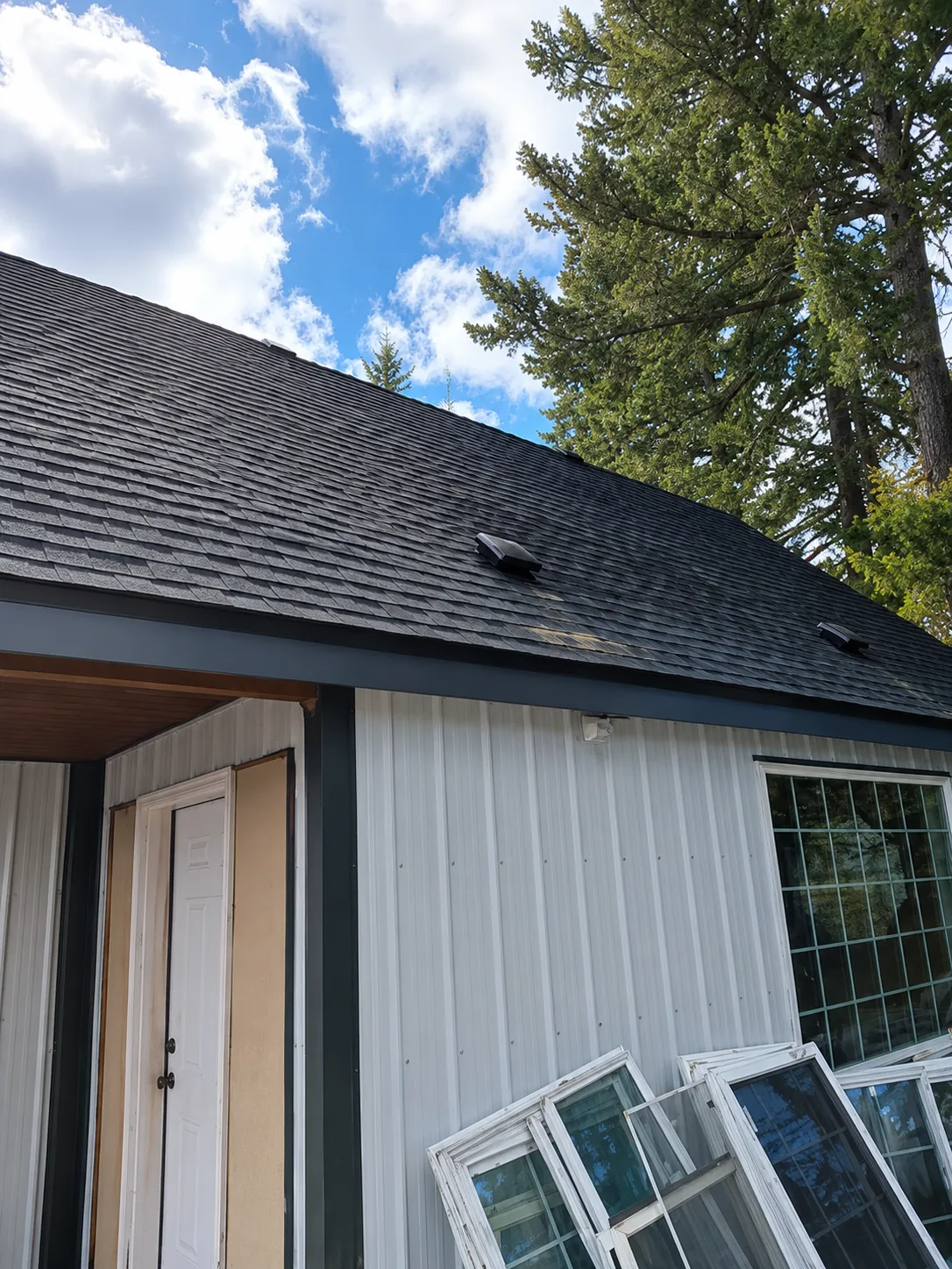 New asphalt shingle roof on a Spokane home by DG Contracting